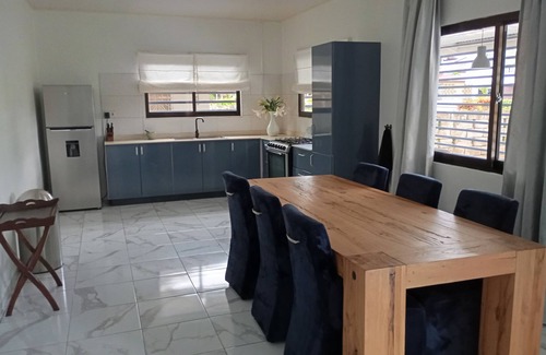 Paramaribo House | Charming detached holiday home in the beautiful area of Kwatta