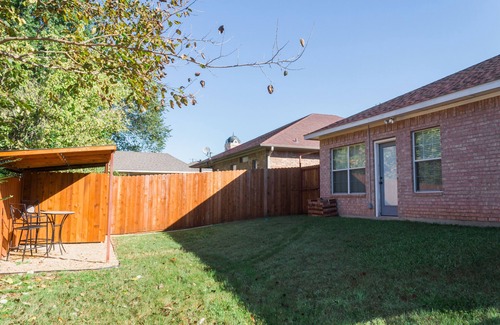 Gainesville House | Charming downtown home steps away from the city square, shopping, local dining