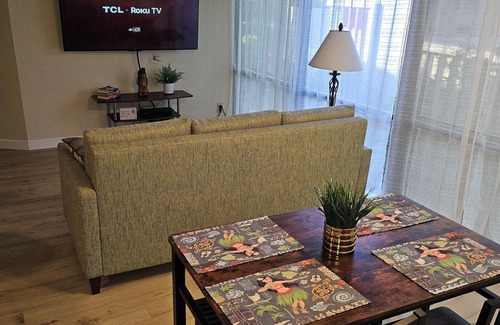 Downtown Honolulu Apartment | Charming Downtown Honolulu Apartment: 1-bed, 1-bath, Full Kitchen & Washer/Dryer