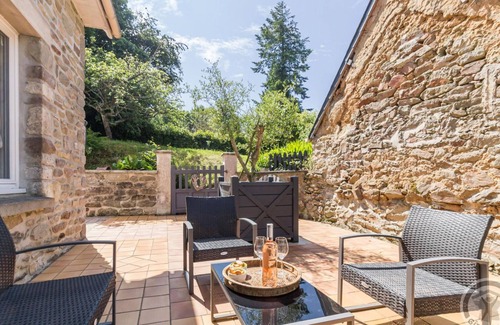 Gonneville-le-Theil Cottage | Charming Family Home with Garden, Close to Nature, 3 Bedrooms, Modern Amenities, Near Barfleur and Cherbourg