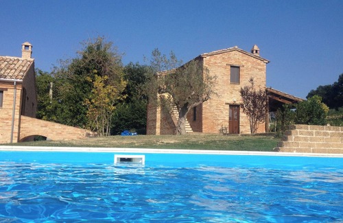 Montegiorgio Villa | Charming farmhouse + cottage with 360° views. A/C in bedrooms, 12x6m gated pool,