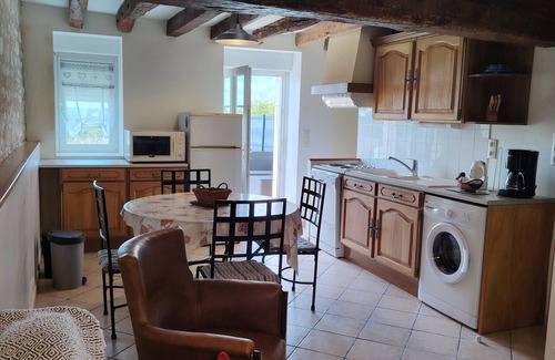 Fredille Cottage | Charming Farmhouse Near Château de Valençay & Zoo de Beauval with Panoramic Views and Family Amenities
