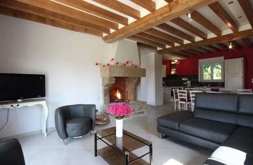 Saint-Denis-de-Villenette Cottage | Charming House, 4BR, Private Garden, Fireplace, Central Heating, Wi-Fi, Close to Amenities