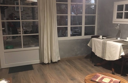 Oloron-Sainte-Marie House | CHARMING GARDEN COTTAGE unobstructed view of the Pyrenees. WHEELCHAIR FRIENDLY.
