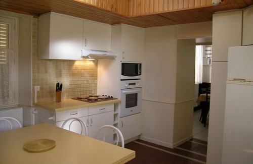 Huriel Cottage | Charming Gite in Huriel - Close Courtyard, Free WiFi, Near Montluçon and Néris les Bains