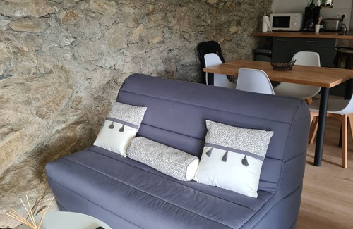 Poggio-di-Nazza House | Charming ground floor of a T2 village house overlooking the sea and scrubland