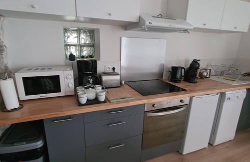 Poggio-di-Nazza House | Charming ground floor of a T2 village house overlooking the sea and scrubland