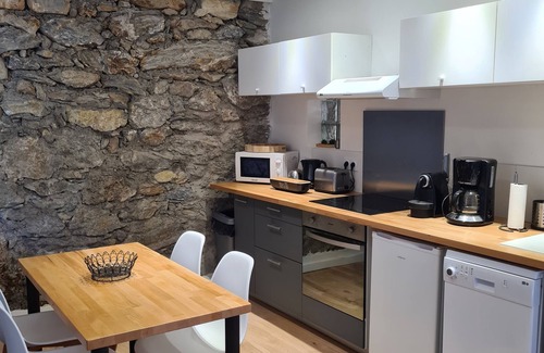 Poggio-di-Nazza House | Charming ground floor of a T2 village house overlooking the sea and scrubland