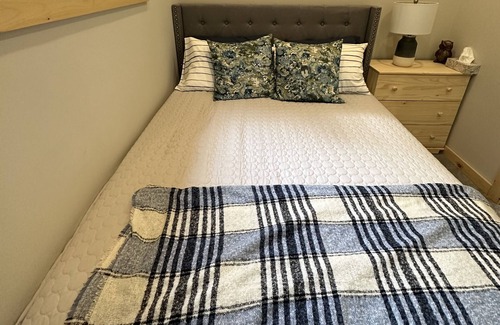 Kearney Cabin | Charming Guesthouse in Kearney