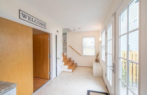 Arlington Views House | Charming Home Minutes From Nation's Capital