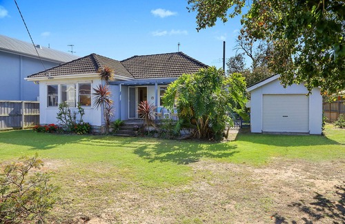 North Avoca House | Charming Home with Spacious Yard in Great Location