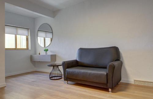 Il-Balluta Apartment | Charming Home with Jacuzzi in St Julians