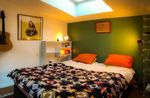 Bercy Apartment | Charming house, calm garden in the center of Paris