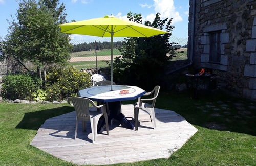 Saugues Cottage | Charming House in Nature, Near Saugues - 3 Bedrooms, Baby Amenities, Fireplace
