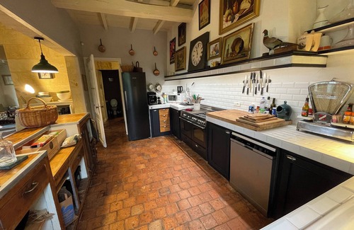 Saint-Emilion Villa | Charming House with Pool, hot tub and Sauna in the Heart of the Saint-Emilion