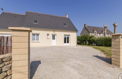 Montfarville Cottage | Charming House with Garden near Barfleur – Perfect for Families and Nature Lovers