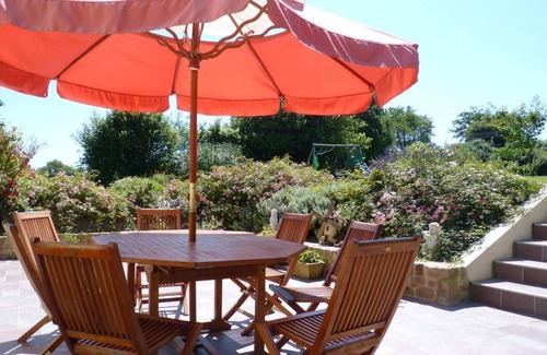 Rauville-la-Bigot Cottage | Charming house with fireplace, garden and Wi-Fi