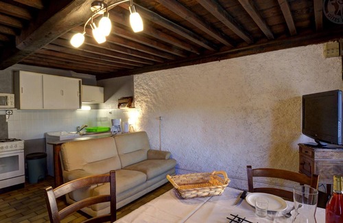 Pralong Cottage | Charming house with stove and shaded garden in Pralong
