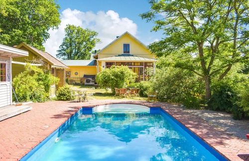 Alstugorna Apartment | Charming, idyllically situated vacation apartment with shared swimming pool.