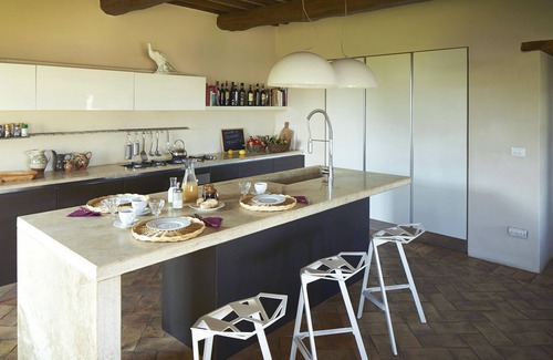 Il Poggio Villa | Charming & luxurious country villa, designer interiors, heated pool, great views