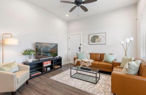 Magnolia House | Charming Magnolia Retreat Clubhouse and Gym Access