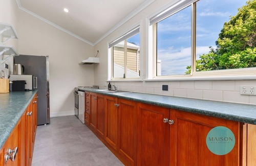 Merewether House | Charming Merewether Cottage