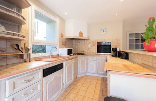 Ouzous House | Charming mountain retreat – Renovated sheepfold, hiking and skiing nearby