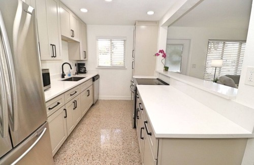 Glencoe House | Charming New Smyrna Home Close to Shopping, Dining & Beach Fun!n