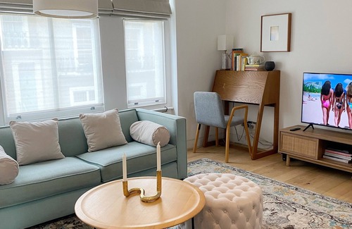 Holland Park Apartment | Charming Notting Hill 2 Storey Flat with Terrace with Private Entrance