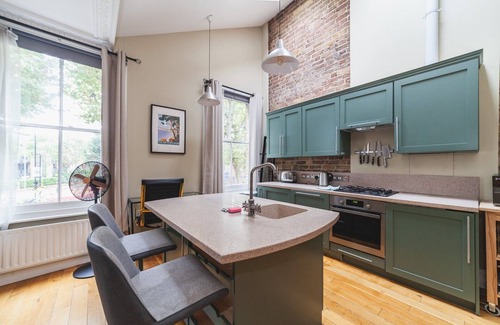 Ravenscourt Park Apartment | Charming One-Bed Oasis in Hammersmith