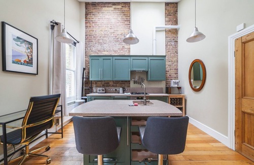 Ravenscourt Park Apartment | Charming One-Bed Oasis in Hammersmith