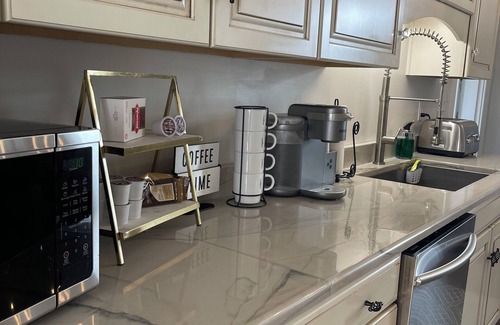 Bridgewater House | Charming Pet-Friendly Stay: Walk BC, 7.5 mi to JMU, walk to Dining, Parks & more
