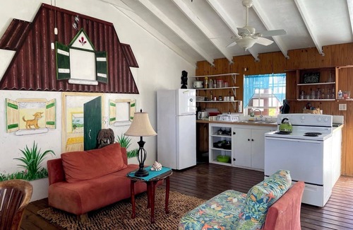 Balfour Town House | Charming 'Pirates Hideaway stunning Ocean Views' , SALT CAY