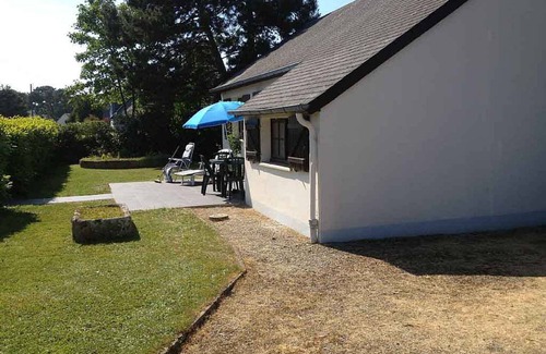 Jullouville-les-Pins House | Charming private villa with shady garden and terrace 400 metres from the sea