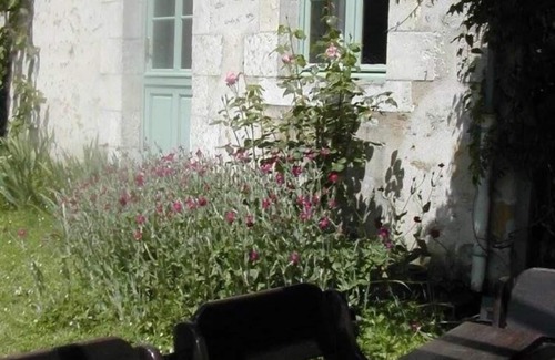 Saint-Leomer House | Charming property, independent farmhouse, private pool. FUTUROSCOPE-BEAUVAL