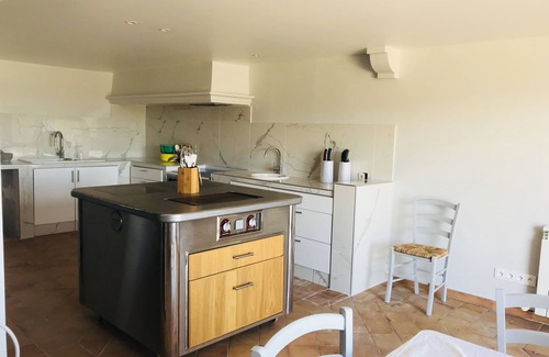 Grambois Villa | Charming property, Spa and 16.5m swimming pool in an exceptional site