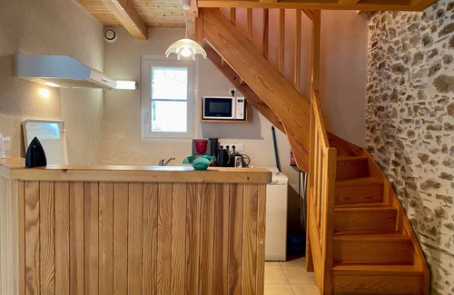 Mesanger Cottage | Charming Renovated Barn with Private Terrace near Ancenis - Quiet, Family-Friendly Location