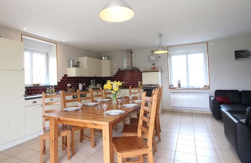 Landisacq Cottage | Charming Restored Cottage with Large Garden, Near Hiking Trails, Pet-Friendly, WiFi, and More!