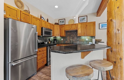 Keystone Condo | Charming Retreat in Keystone w/Private Patio & Fireplace, Close to River Run