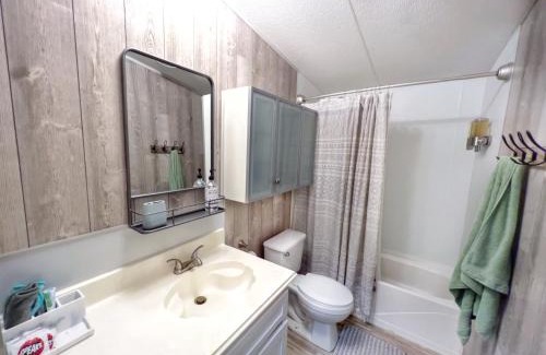Lakehills House | Charming Riverfront Home - Casa Topo @ SparrowBend