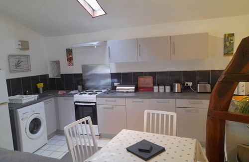 Saint-Valerien Cottage | Charming rural gite set in spacious gardens in the beautiful Vendee