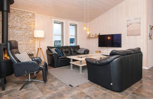 Skaven Strand House | Charming Sauna Cottage-By Traum