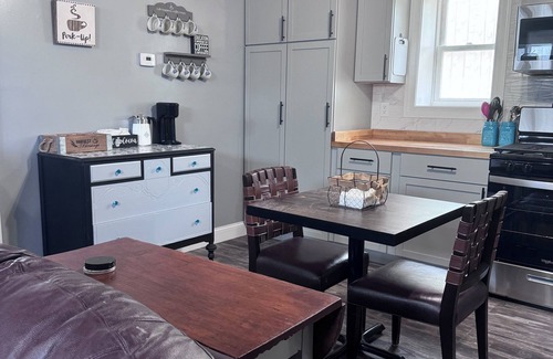 Manville Cottage | Charming single family Cottage, pet friendly w fenced in yard,