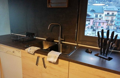 Arc-1600 Apartment | Charming, spacious apartment close to shops with heated terrace