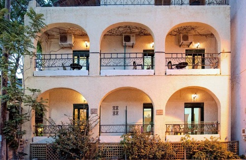 Limenas Chersonisou Apartment | Charming Studio 2 minutes walk from a sandy beach