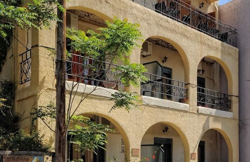 Limenas Chersonisou Apartment | Charming Studio 2 minutes walk from a sandy beach