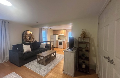 Shelburne Falls Apartment | Charming Studio Apartment – Walk to Downtown Shelburne Falls