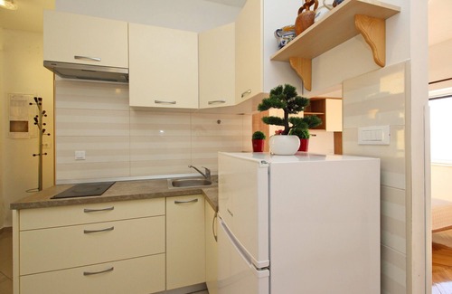 Baska Apartment | Charming studio for 2 persons with balcony and sea view Mihovil