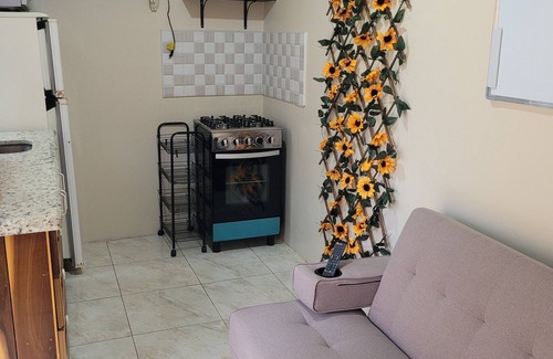 Mandeville Apartment | Charming studio in Mandeville for a relaxing getaway. Likle but wi tallawah