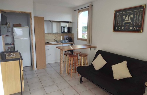 Le Penon Apartment | Charming studio near the beach.